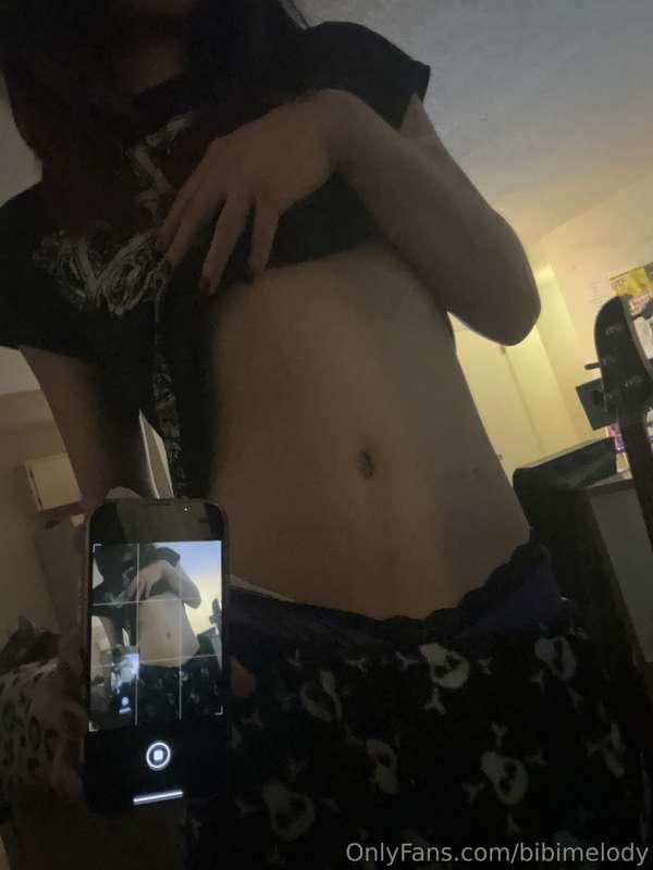 Mmm… just a little tease for you 😏📸