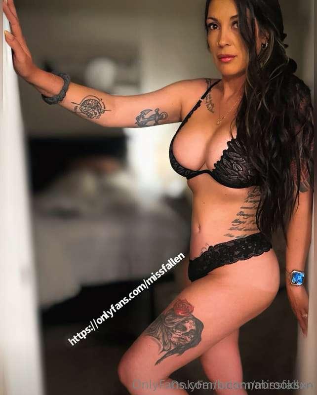 Check out @missfallen !! A new hottie here and you’ll love h..