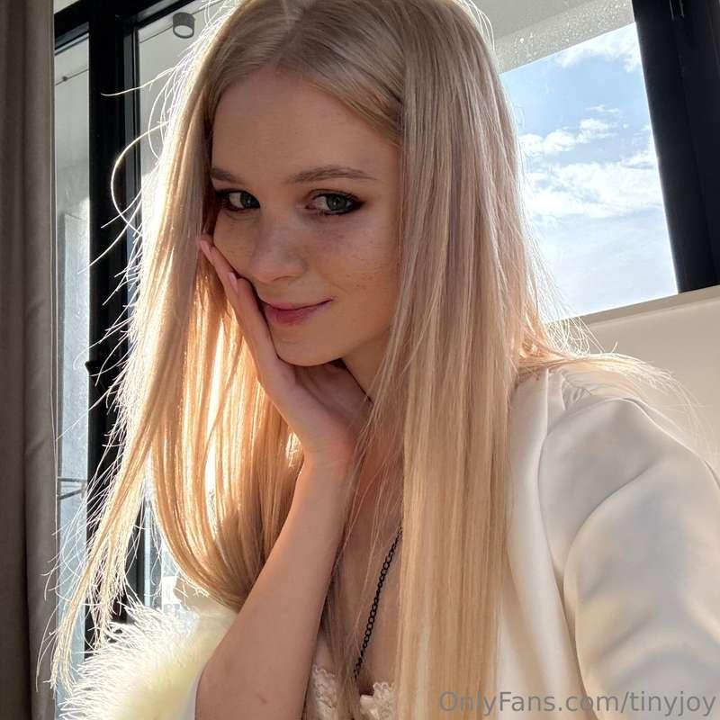 I’m too bold to hide 🍓