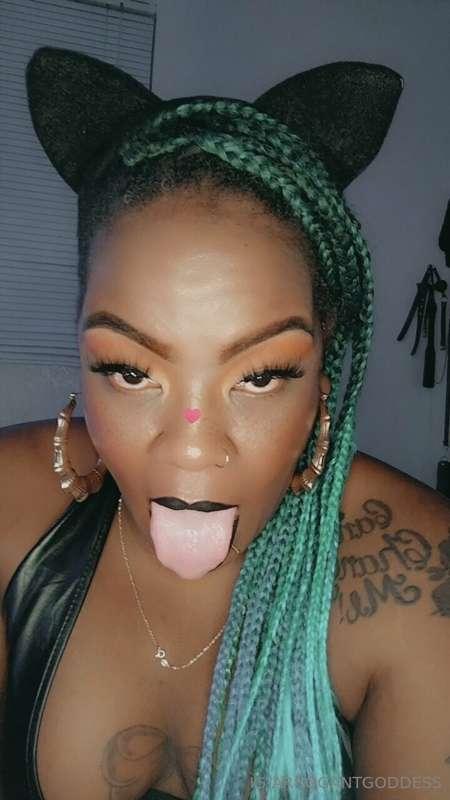 Comment where on my face you want to plant your seed 😜