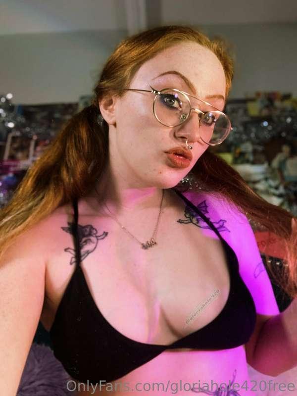 🚨 70% off sale on my VIP onlyfans 🚨 

solo, b/g, g/g, kink, ..