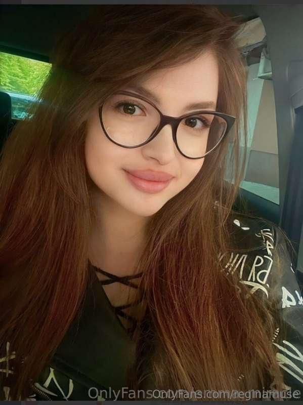 🌸 @emma_miracle 🌸Sweet and gentle, but also terribly sexy 🤤🔥..