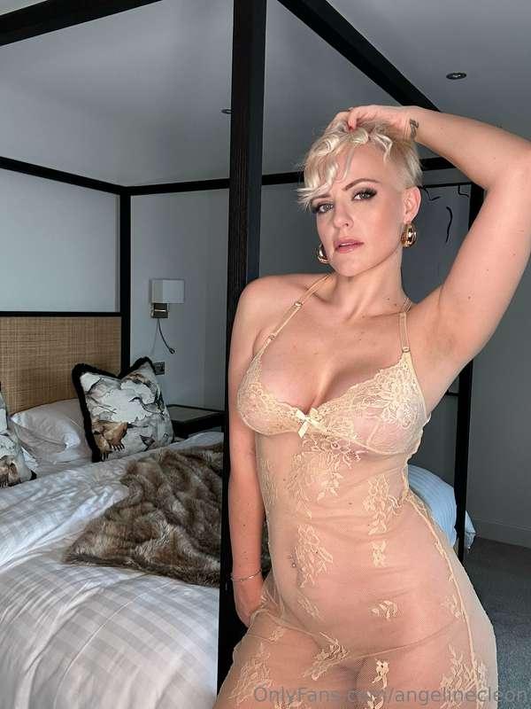 On a scale from 1-10 how much does this outfit turn you on?