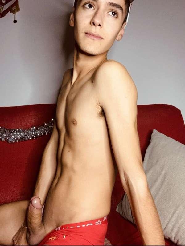playfulltwink image #0