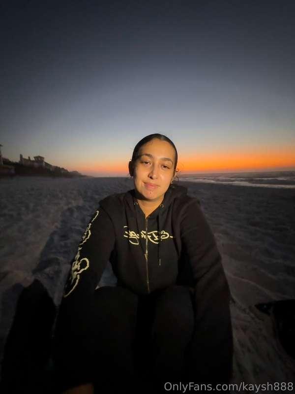 happy new years 🥰🥳 ITS MY BIRTHDAY MONTH TRIBUTES & TIPS ARE..