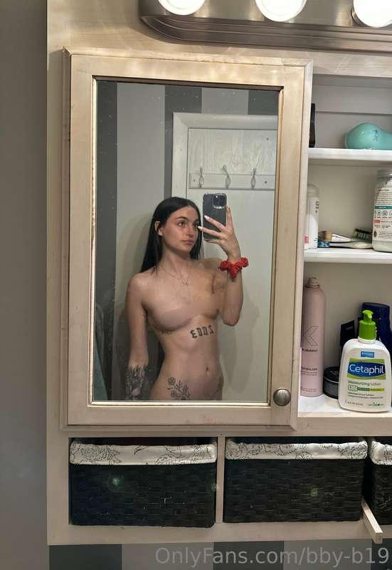 Come shower with me😏🫣