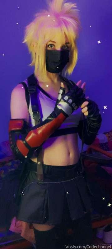 Final Fantasy VII exactly how I remember it 👏😤 I'm sure this'll hit for SOMEONE out there 😂
Posting this set a day early, I figured people might appreciate these quick snaps I took while testing out the wig 😂 It's unstyled... but honestly still looks pretty decent if I do say so myself 😋💖
#trans #transgirl #transgender #fluid #femboy #cosplay #Cloud #Tifa #FF7