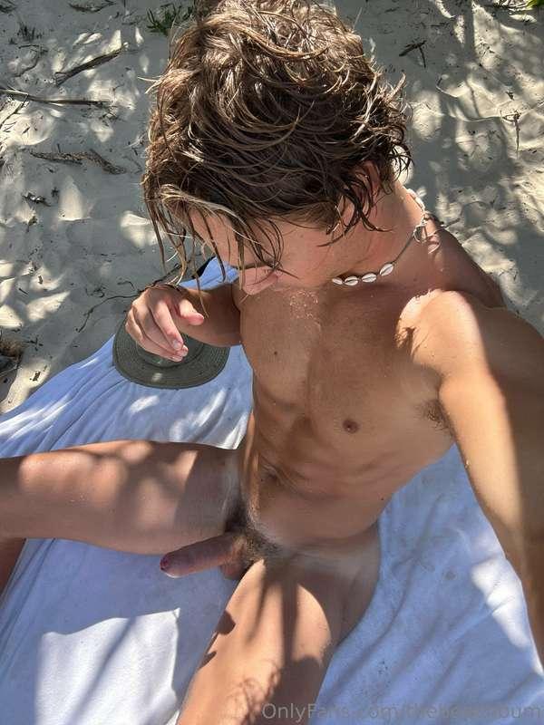 Sending everyone a video from the nude beach that tips this ..
