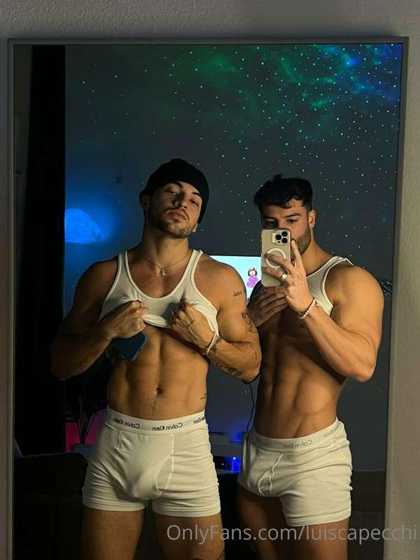 We left you a surprise in the DM;) Don’t miss out on the col..