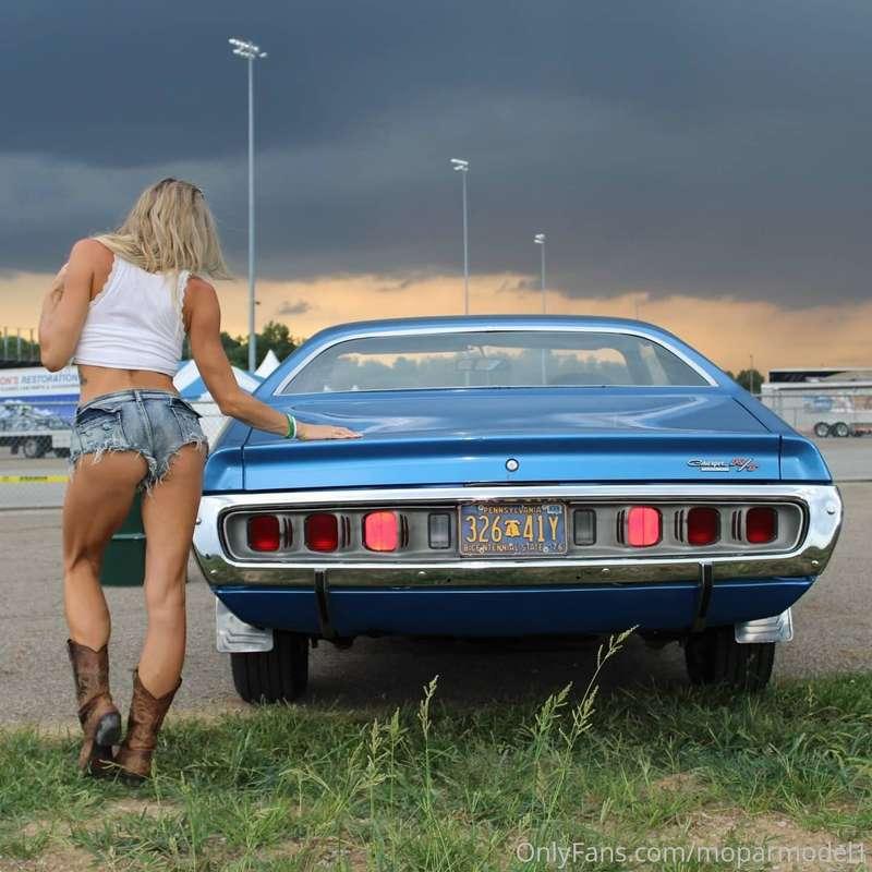 Tail end Tuesday and tushy Tuesday., 💙💙