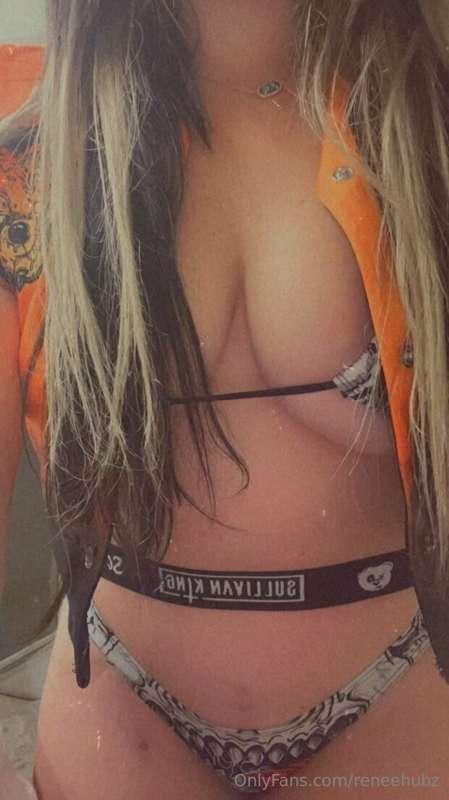 Would you fuck a mom ?