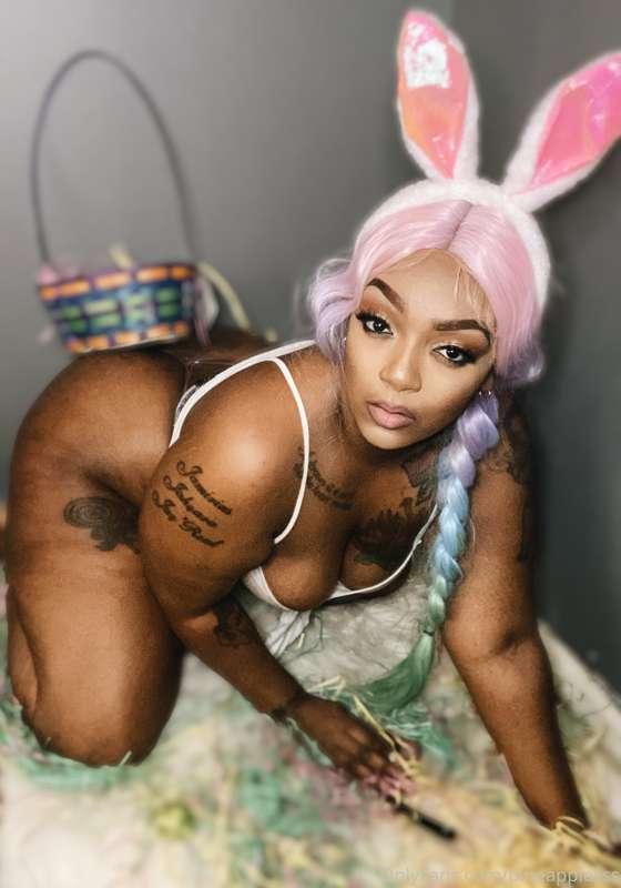 😘 y’all want me to go live tonight ?! I want to play with my..