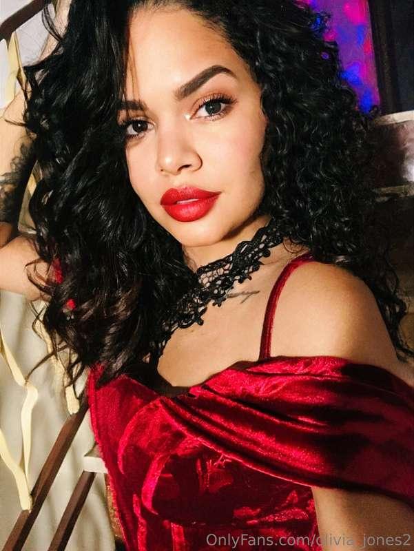 Your queen is waiting for you ❤️♦️