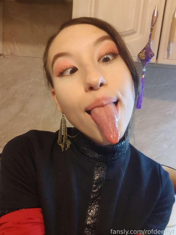 🤪

#fyp
#rofdeenyt #sexy #fetish
#ahegao
#tongue #longtongue #bigtongue #tonguefetish 
#wettongue 
#lips 
#makeup