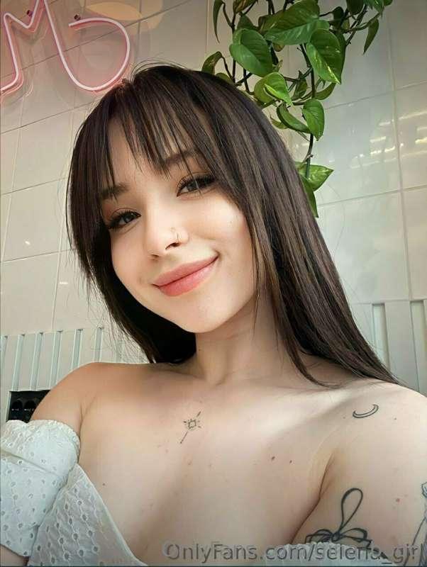 🔞🍆💦HORNY COLLEGE GIRL @selena_girl WILL FULL ALL OF YOUR DIR..
