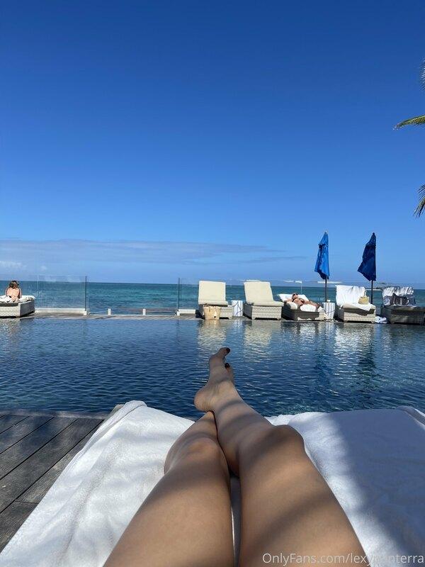 CURRENTLY . Wish you were here !