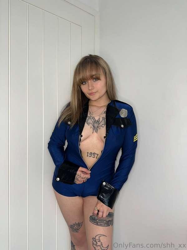 Naughty officer 👮 ready to help