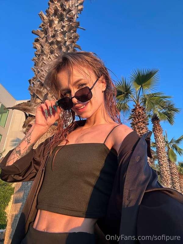 Somewhere between palm trees and good decisions… I chose to ..