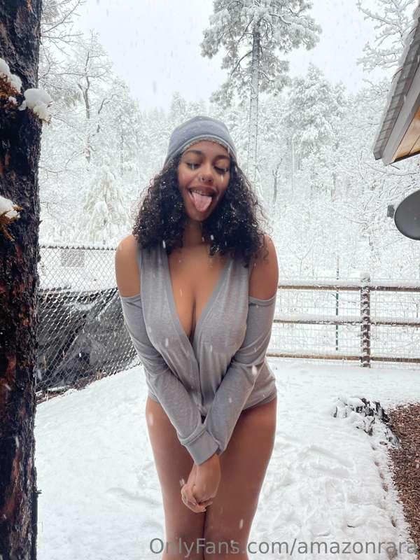 Rate these photos 1-10 I’ll be responding to messages with c..