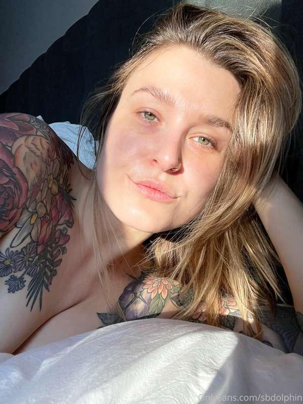 I think this is what the teens call "serving face"