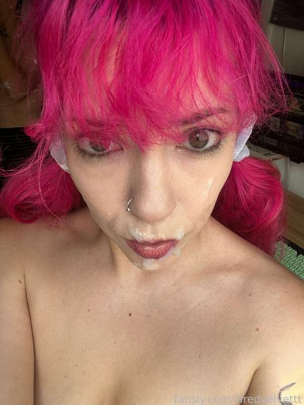 lilredvelvettt image #0