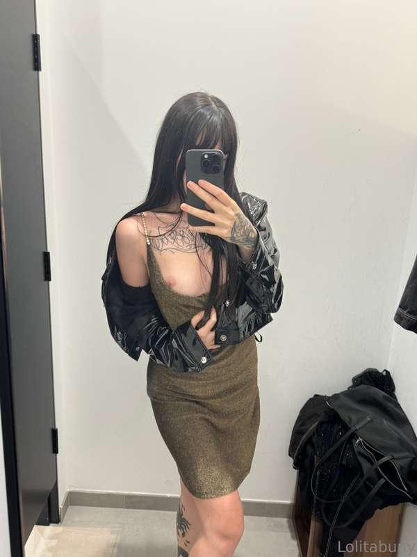 Antes me estuve probando ropita 🎀 os gustaría que un día gra..