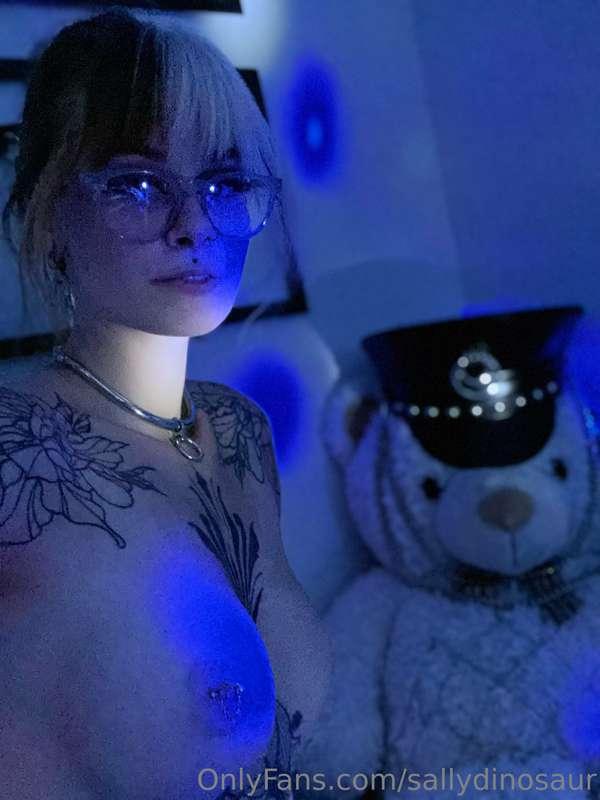 good night from kinky daddybear & me 😏🖤