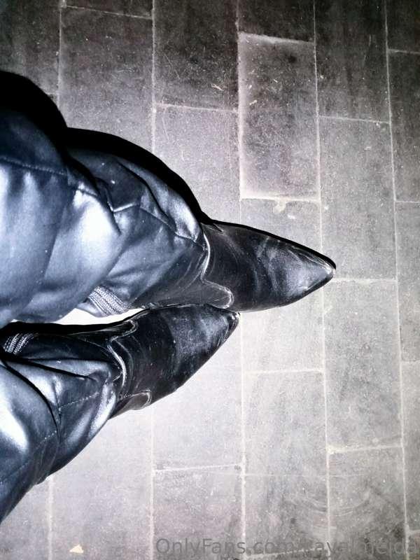 🖤black leather boots🖤