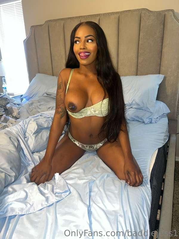U wanna play NOW with me? I'm available baby! 😘❤️😈