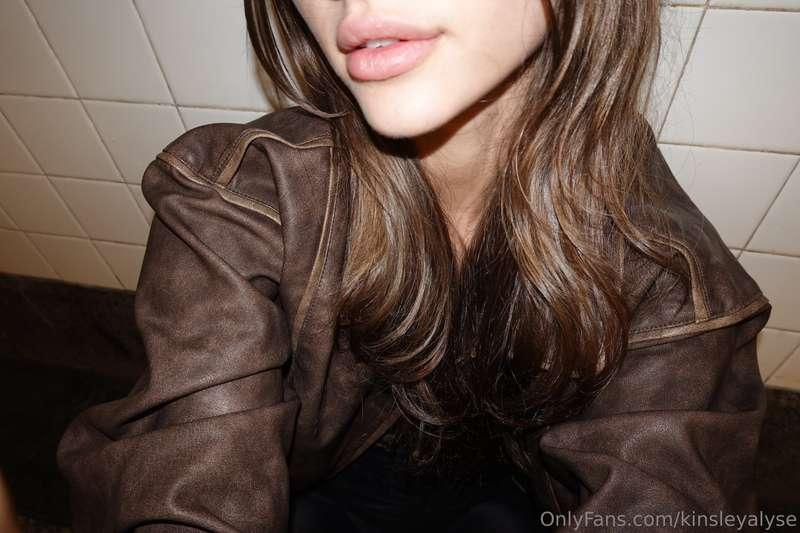 what fantasies do u have about my lips? 💋