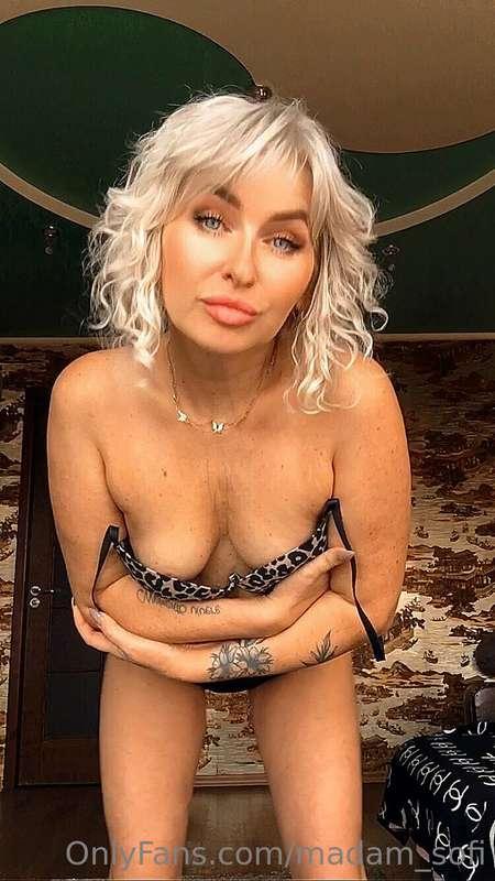 lets me see your cock in dm💦🥵