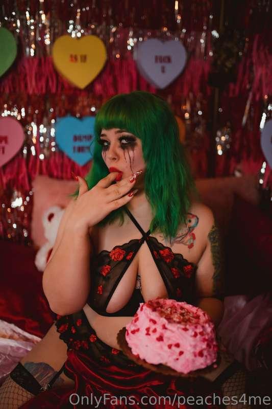 Come celebrate a sub at a discounted price & keep that price..