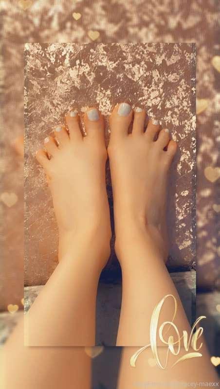 TGIF #footfetishfriday 😋