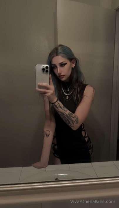 @matneybb is the ❤️ TOP 1% ❤️ princess with endless amount o..