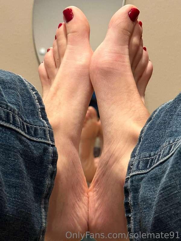 Practicing my footjob form 😆