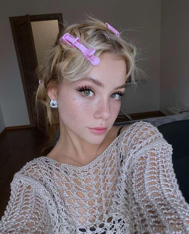 ## 💕💕💕CUTE GIRL💕💕💕

Juicy girl with no limits @ilona_garna 🔞..