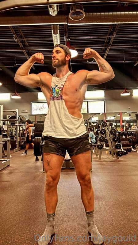 Mind if I 💪🏼 real quick?