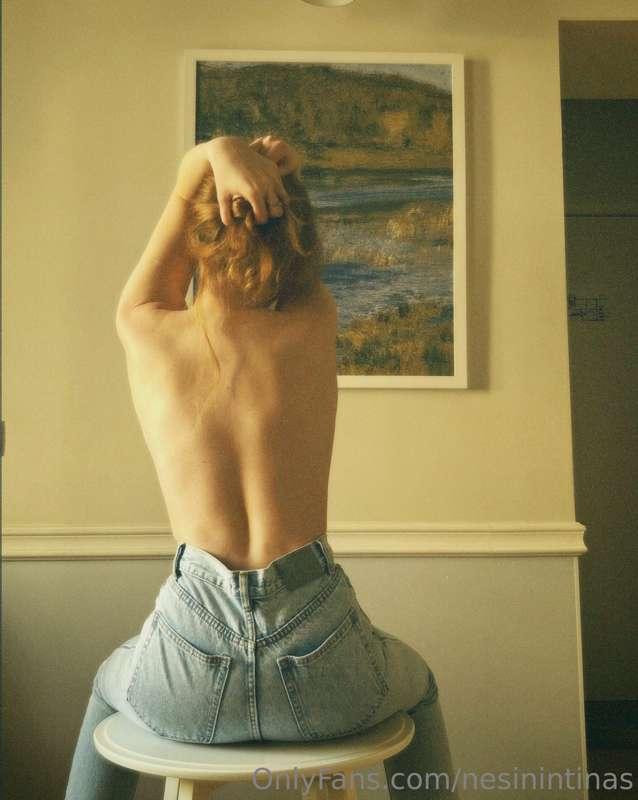 I chose the right angle my lovely subscriber?👄
My bare back ..