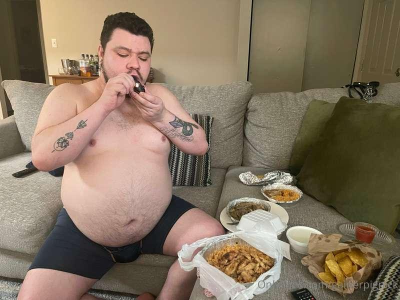 Smoking out and pigging out!🐖