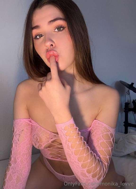 @emmalittle I want to be your personal whore 🥵 @emmalittle f..
