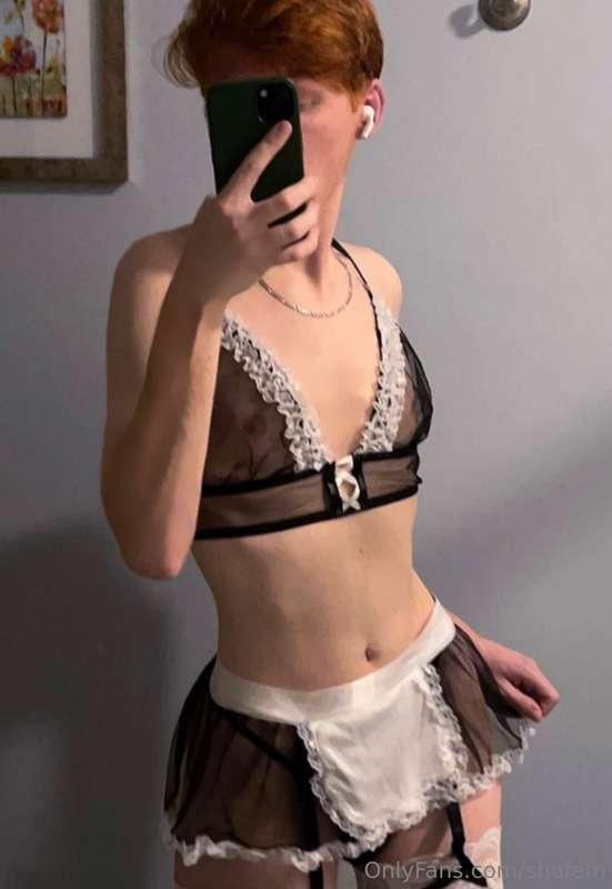 Femboy maid desperate for work! Looking for a master that ne..