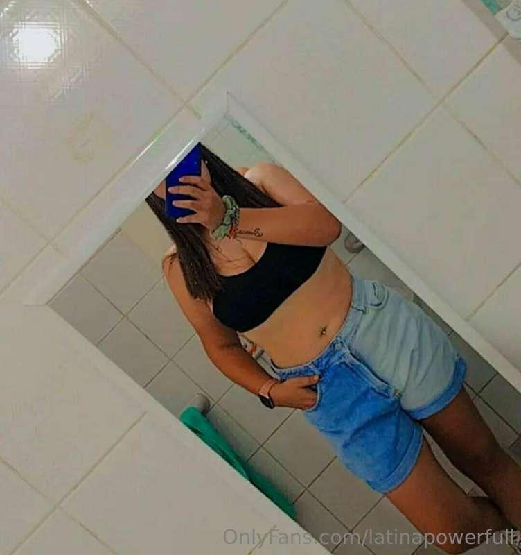 HELLO LOVE ❤️❤️ I AM @Solarau ❤️❤️
🌺FREE SUBSCRIPTION🌺
👑FEET..