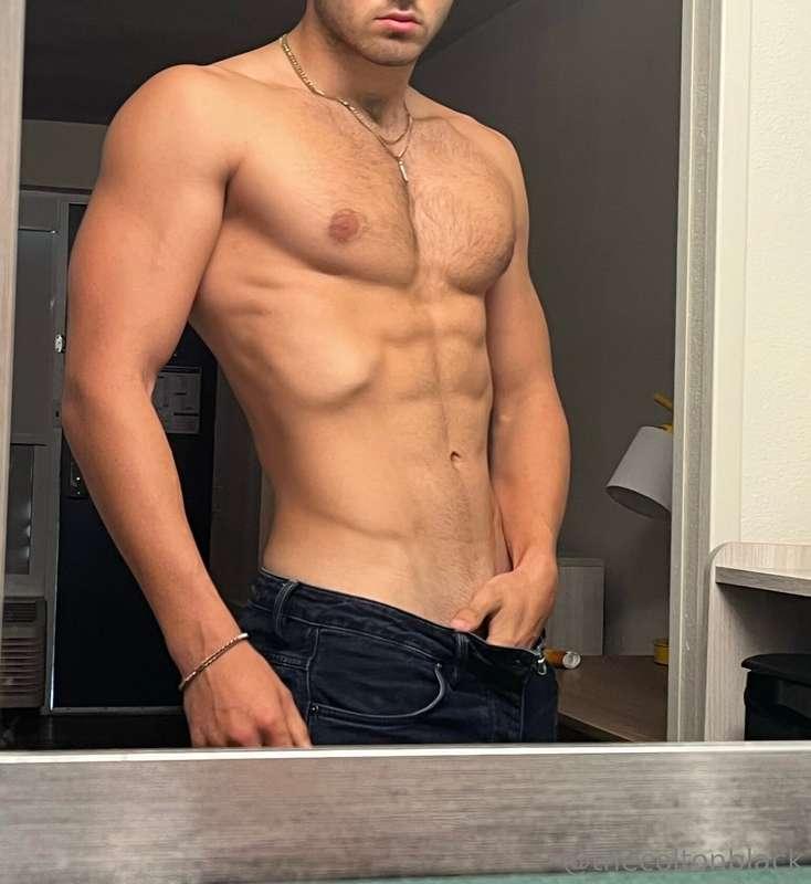 Going live tomorrow 1pm PST 😈