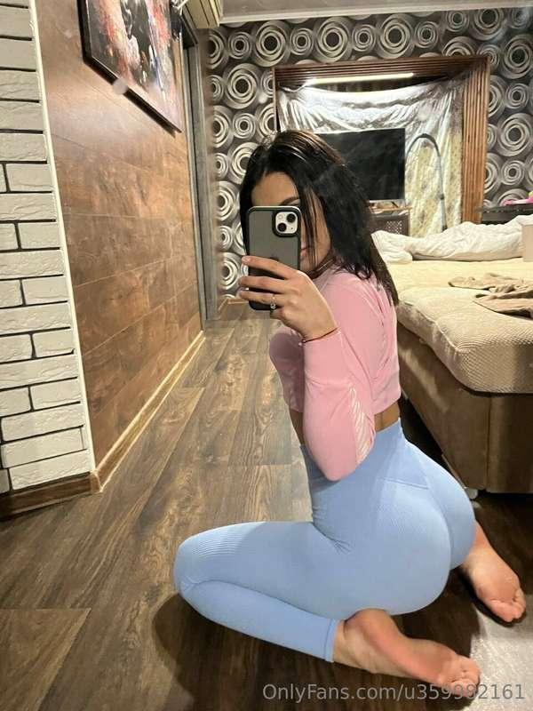 1 or 2? What is your choice? 🥰🤗