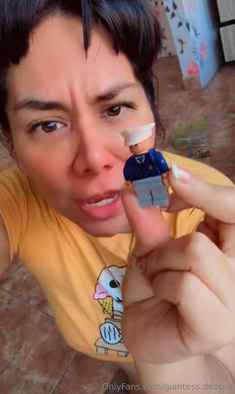 giantess.debora image #6