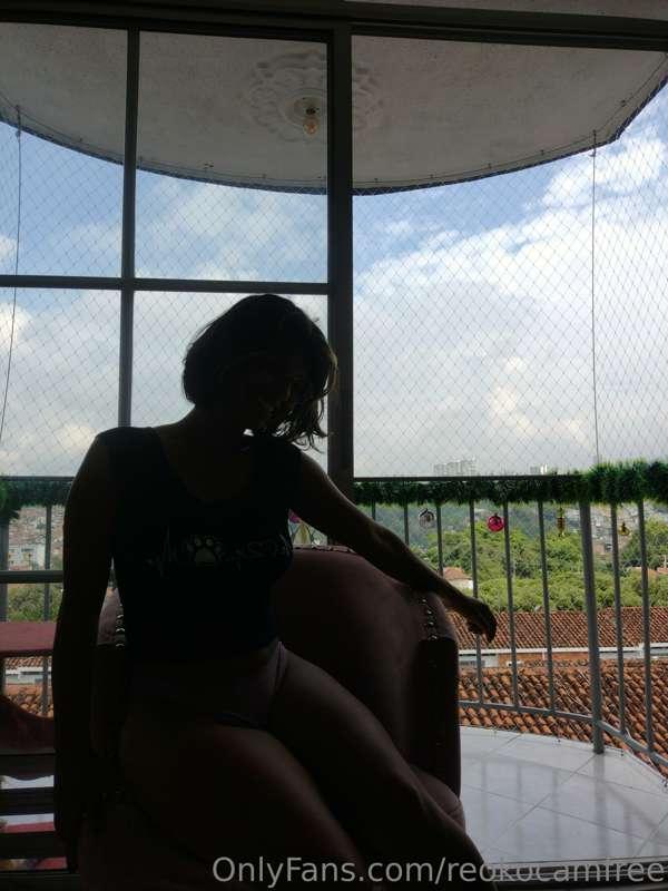 Can u see somebody in the shadow??