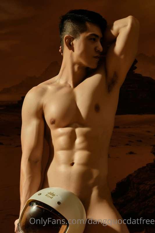 follow to see more pics in @dangquocdat