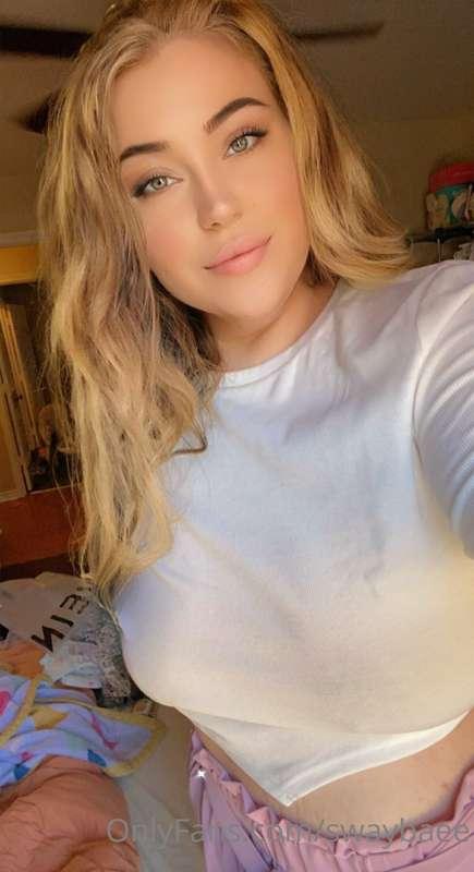 Do you think i'd be a good girlfriend? 💋