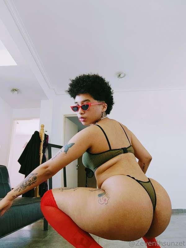 😘♥️ At your fingertips baby ✅