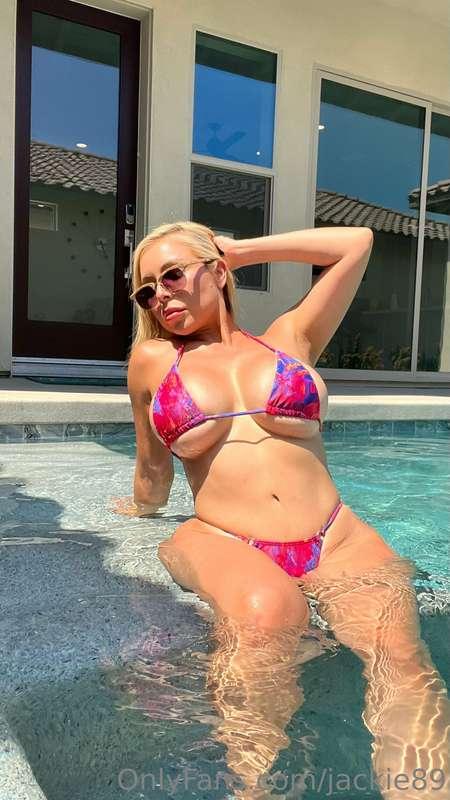 Smash that like button if you motorboat my perfect tits 👅💦💦